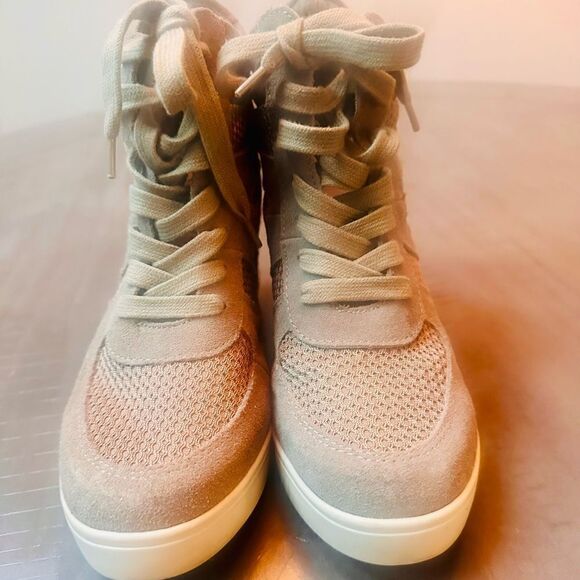 Steve Madden Olympia wedge, hi top sneaker booties. - Picture 3 of 7